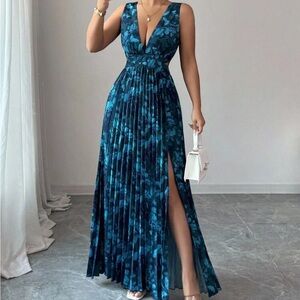Women’s Sleeveless V-Neck Waist Hollow Out A-Line Pleated Floral Women Dress